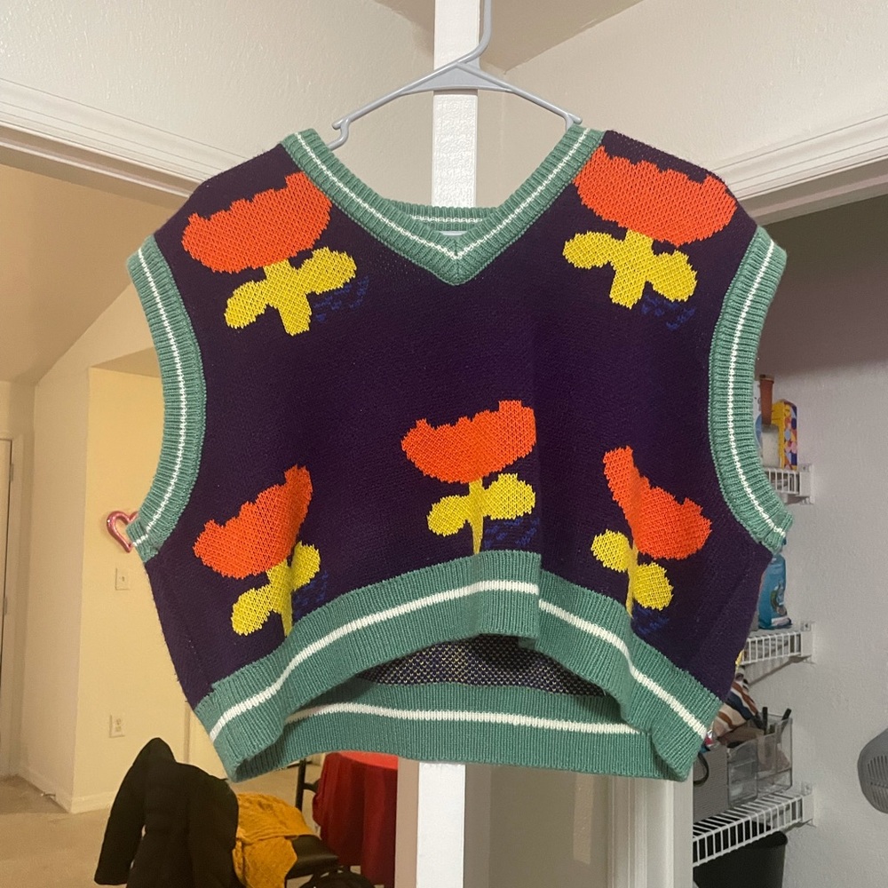 Sweater vest